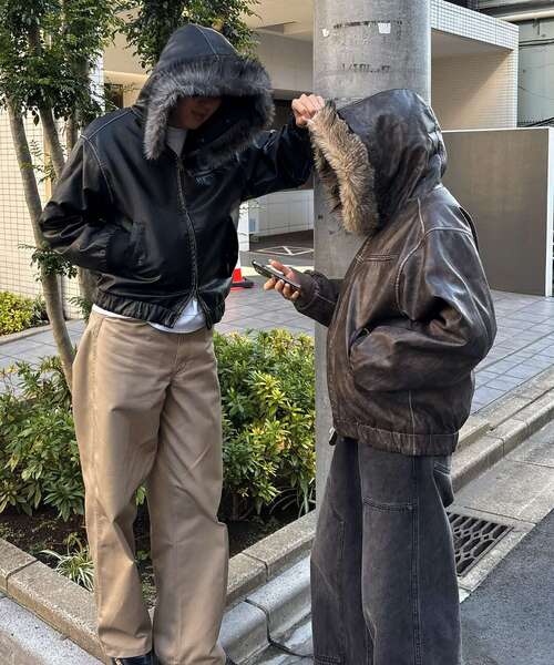 SEQUENZ(シークエンズ)の「フェイクファー×レザー / 中綿フーディジャケット / FUR PU HOODIEJKT(その他アウター・メンズ・ブラウン/ブラック・MEDIUM/LARGE)」の19枚目の写真
