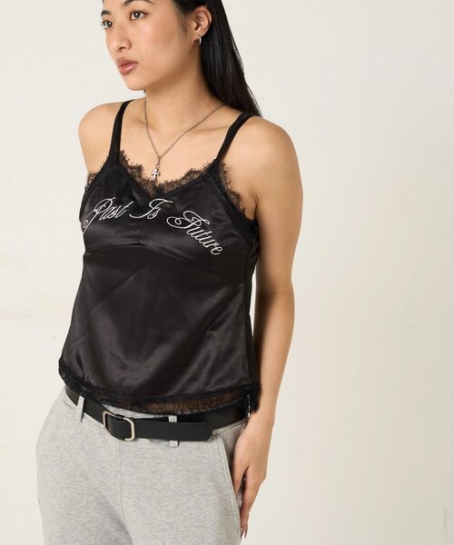 WHO'S WHO gallery(フーズフーギャラリー)の「刺繍ロゴサテンスリップキャミ(キャミソール・レディース・ホワイト/ネイビー/グレー/ブラック/ホワイト系その他/ブラック系その他・FREE)」の15枚目の写真