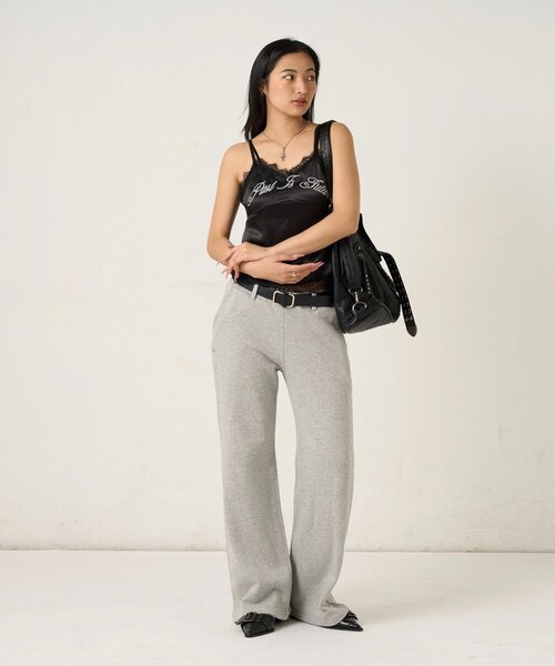 WHO'S WHO gallery（フーズフーギャラリー）の「EMBROIDERED LOGO SATIN SLIP CAMI（キャミソール・レディース・ホワイト/ネイビー/グレー/ブラック・FREE）」の5枚目の写真