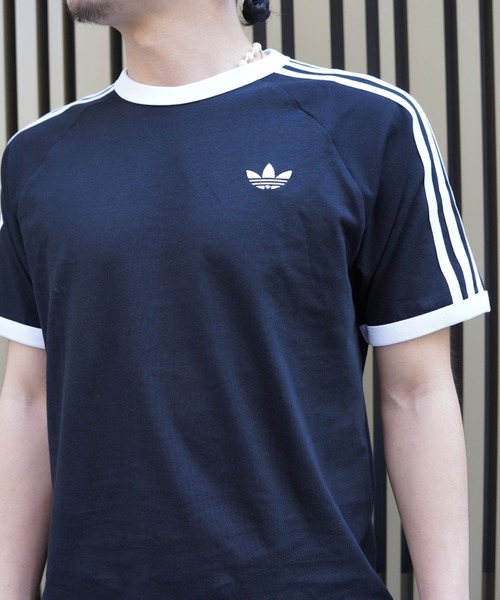 adidas(アディダス)の「adidas Originals(アディダスオリジナルス) 3-STRIPES TEE スリーストライプ Tシャツ ユニセックス【2026年春夏入荷モデル】(Tシャツ/カットソー・レディース・ブラック/ホワイト・L/M/S)」の4枚目の写真
