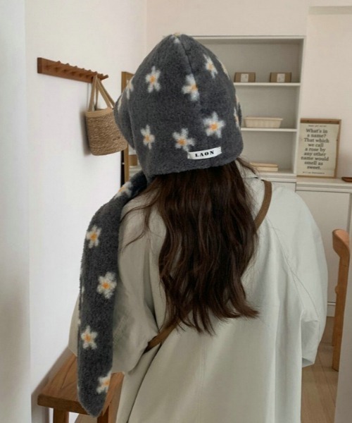 Vipoa（ヴィポア）の「フラワーデザインマフラーバラクラバ（ネックウォーマー/スヌード・レディース・グレー/アイボリー/ブラウン/グリーン・FREE）」の10枚目の写真