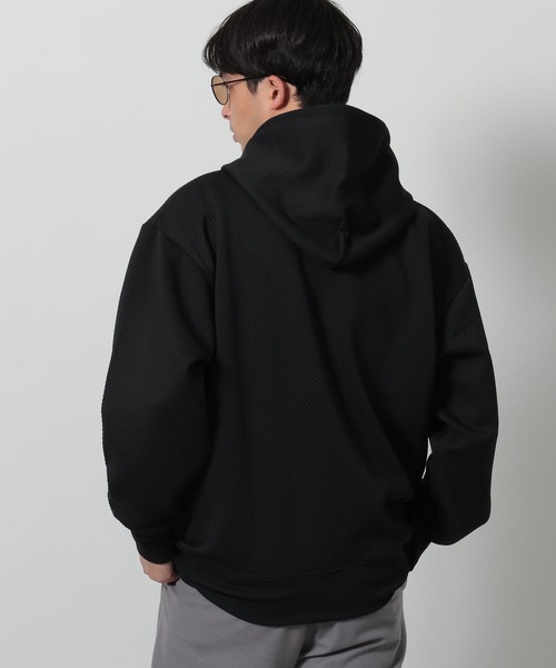 LAKOLE（ラコレ）の「フクレジャガードロゴパーカー / 641653（パーカー・メンズ・レッド/アイボリー/ブラック・LARGE/MEDIUM）」の4枚目の写真