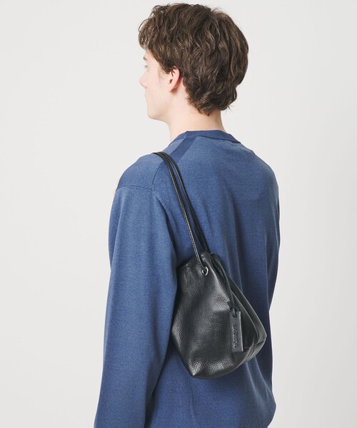 BEAUTY&YOUTH UNITED ARROWS（ビューティーアンドユースユナイテッドアローズ）の「＜LA UNIQA＞レザー 巾着 バッグ（ハンドバッグ・メンズ・ブラック・FREE）」の2枚目の写真