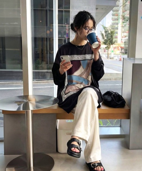 antiqua(アンティカ)の「異素材切替 ドルマン ロンT(Tシャツ/カットソー・レディース・ブラック・ONESIZE)」の10枚目の写真