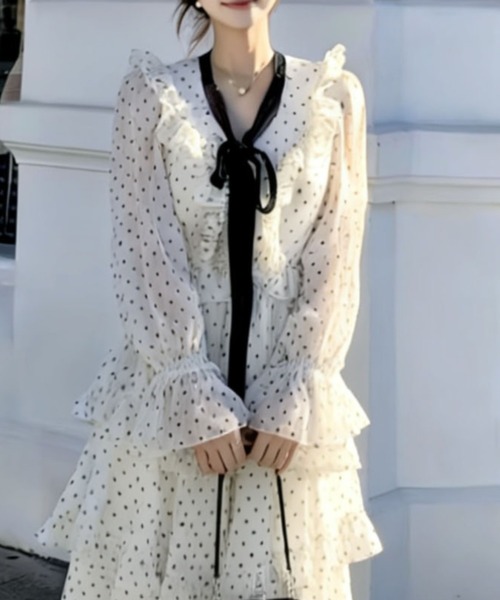 gossip！ロサンゼルス（ゴシップロサンゼルス）の「「春夏新作」ボウタイアクセントおしゃれ透け感　ドット柄ティアード ロングワンピース（ワンピース・レディース・オフホワイト・S）」の12枚目の写真