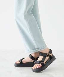 厚底 ベルクロ ストラップ ビジューサンダル