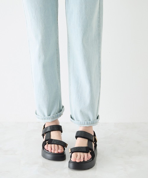 coca(ANDEX shoes product)(コカ)の「厚底 ベルクロ ストラップ ビジューサンダル(サンダル・レディース・ベージュ/ブラック・MEDIUM/SMALL/LARGE)」の6枚目の写真