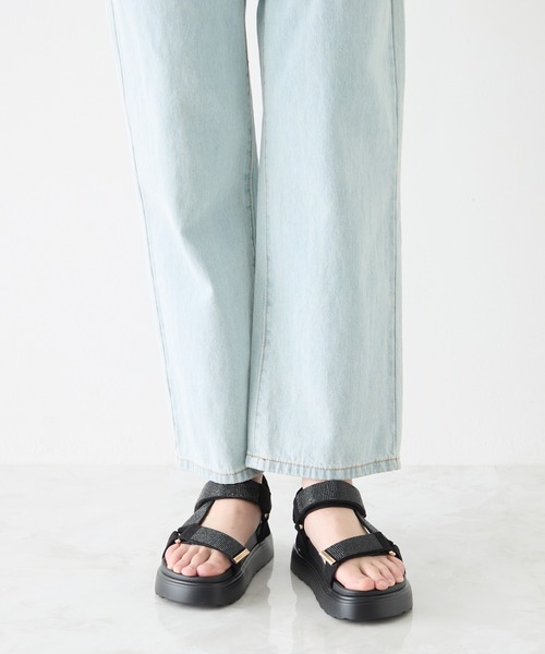 coca(ANDEX shoes product)(コカ)の「厚底 ベルクロ ストラップ ビジューサンダル(サンダル・レディース・ベージュ/ブラック・MEDIUM/SMALL/LARGE)」の3枚目の写真