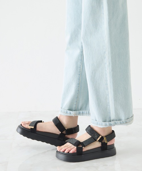 coca(ANDEX shoes product)(コカ)の「厚底 ベルクロ ストラップ ビジューサンダル(サンダル・レディース・ベージュ/ブラック・MEDIUM/SMALL/LARGE)」の9枚目の写真