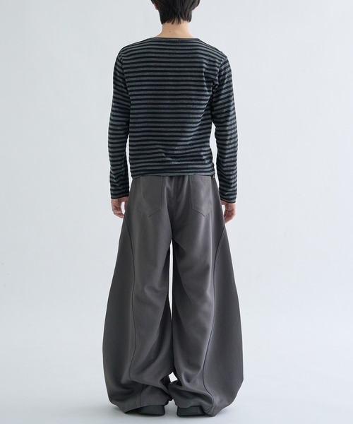 EPNK（イーピーエヌケー）の「Seamcurve slacks / シームカーブスラックス（スラックス・メンズ・チャコールグレー/ブラック・MEDIUM/LARGE/SMALL）」の10枚目の写真