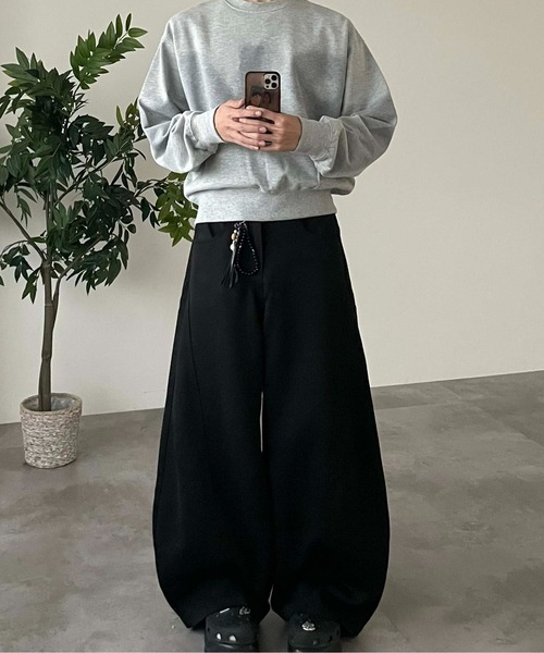 EPNK（イーピーエヌケー）の「Seamcurve slacks / シームカーブスラックス（スラックス・メンズ・チャコールグレー/ブラック・MEDIUM/LARGE/SMALL）」の3枚目の写真