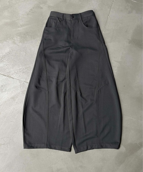 EPNK（イーピーエヌケー）の「Seamcurve slacks / シームカーブスラックス（スラックス・メンズ・チャコールグレー/ブラック・MEDIUM/LARGE/SMALL）」の5枚目の写真