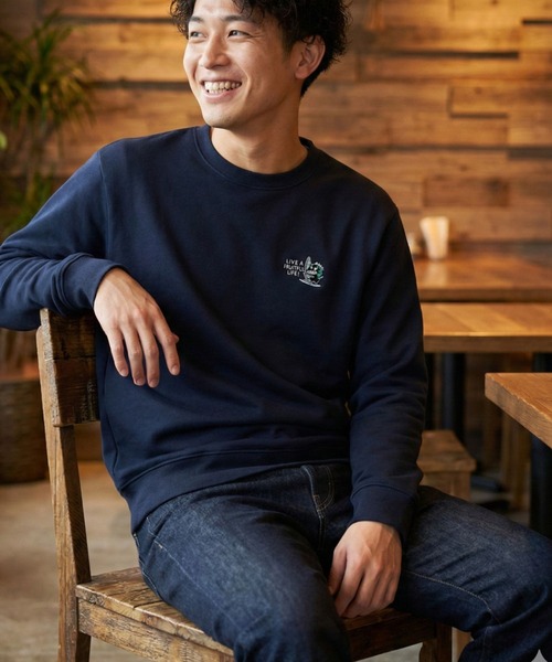 HANGTEN（ハンテン）の「【HANGTEN/ハンテン】裏毛ワンポイント刺繍トレーナースウェット クルーネック サーフ カジュアル ストリート アメカジ（スウェット・メンズ・グリーン/グレー/ベージュ/ネイビー・MEDIUM/LARGE/X-LARGE）」の4枚目の写真