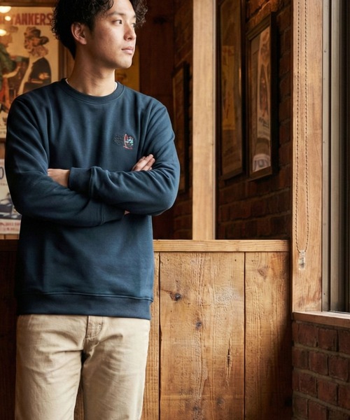 HANGTEN（ハンテン）の「【HANGTEN/ハンテン】裏毛ワンポイント刺繍トレーナースウェット クルーネック サーフ カジュアル ストリート アメカジ（スウェット・メンズ・グリーン/グレー/ベージュ/ネイビー・MEDIUM/LARGE/X-LARGE）」の3枚目の写真