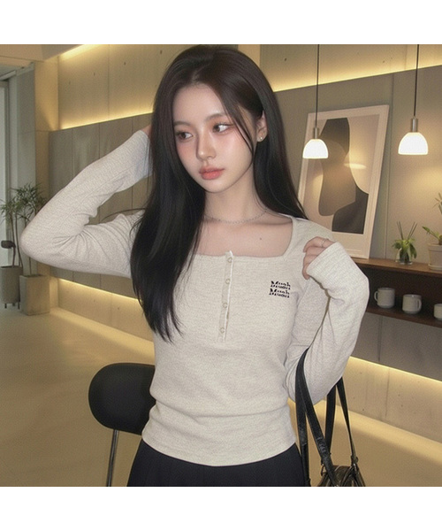 muahmuah（ムーアムーア）の「スクエアヘンリーネックスティッチTシャツ[10色]（Tシャツ/カットソー・レディース・ブラック/アイボリー/オートミール/ネイビー/レッド/カーキ/チャコール/ライトカーキ/ブラウン/グレー・FREE）」の6枚目の写真