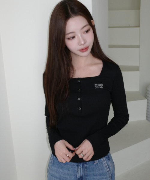 muahmuah（ムーアムーア）の「スクエアヘンリーネックスティッチTシャツ[10色]（Tシャツ/カットソー・レディース・ブラック/アイボリー/オートミール/ネイビー/レッド/カーキ/チャコール/ライトカーキ/ブラウン/グレー・FREE）」の22枚目の写真