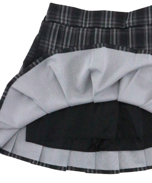 ALLuRing ChaRm(アリュリングチャーム)の「Check Pleated Mini Skirt / チェックプリーツミニスカート(スカート・レディース・ブラック/レッド・FREE)」の9枚目の写真