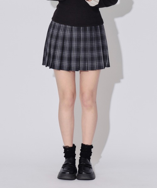 ALLuRing ChaRm(アリュリングチャーム)の「Check Pleated Mini Skirt / チェックプリーツミニスカート(スカート・レディース・ブラック/レッド・FREE)」の11枚目の写真