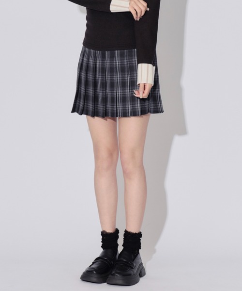 ALLuRing ChaRm(アリュリングチャーム)の「Check Pleated Mini Skirt / チェックプリーツミニスカート(スカート・レディース・ブラック/レッド・FREE)」の12枚目の写真