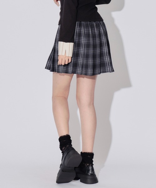 ALLuRing ChaRm(アリュリングチャーム)の「Check Pleated Mini Skirt / チェックプリーツミニスカート(スカート・レディース・ブラック/レッド・FREE)」の13枚目の写真