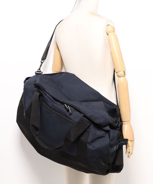 L.L.Bean(エルエルビーン)の「アドベンチャー・ダッフル、ラージ 70L(ボストンバッグ・レディース・ネイビー/ブルーグリーン/ブラック/グリーン/レッド系・ONE SIZE)」の15枚目の写真