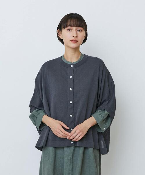 LOISIR(ロワズィール)の「【2WAY】エステル和紙天竺ケープライクカーディガン(カーディガン/ボレロ・レディース・ベージュ/ピンク/グレー・FREE)」の2枚目の写真