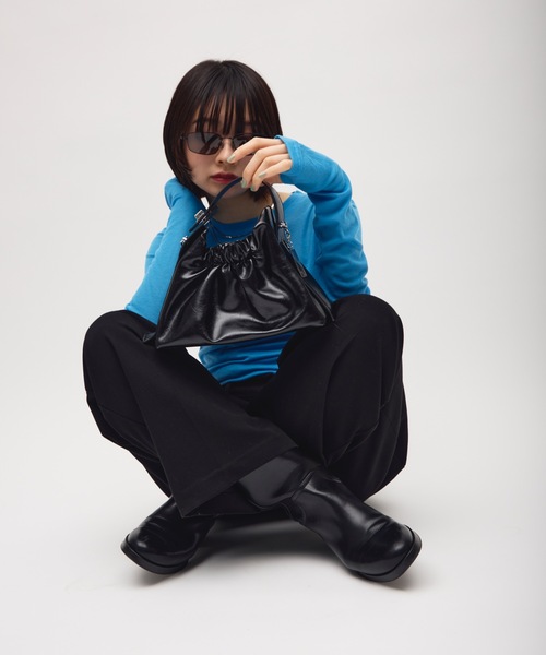 TONER（トナー）の「ミニギャザー巾着バッグ/ロゴプレート付き（ショルダーバッグ・レディース・レッド/ブラウン/ブラック・FREE）」の10枚目の写真