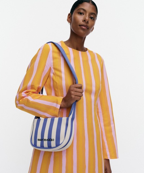marimekko(マリメッコ)の「【ZOZO限定】Merirosvo / Knitted Crossbody Shoulderbag(ショルダーバッグ・レディース・ブルー/ピンク系その他・FREE)」の1枚目の写真