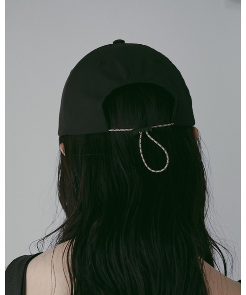 anuke(アンヌーク)の「Drawstring Logo Cap(キャップ・レディース・ネイビー/ブラック・FREE)」の4枚目の写真