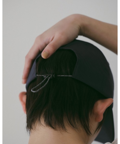 anuke(アンヌーク)の「Drawstring Logo Cap(キャップ・レディース・ネイビー/ブラック・FREE)」の10枚目の写真