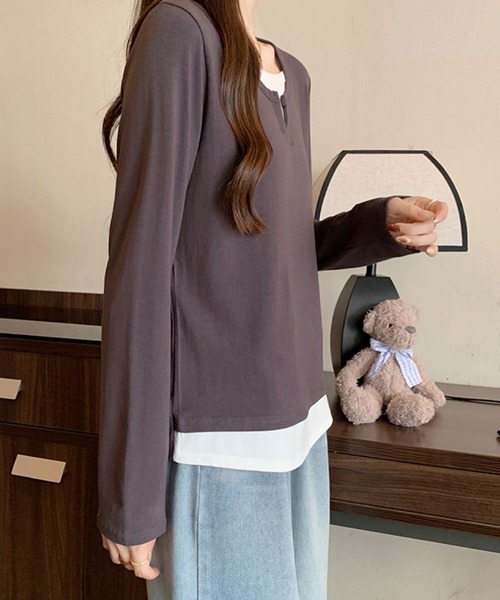 2ly2(トゥーリートゥー)の「レイヤード風 Vネックトップス(Tシャツ/カットソー・レディース・ネイビー/グレー/ボルドー/ブラック・FREE)」の7枚目の写真