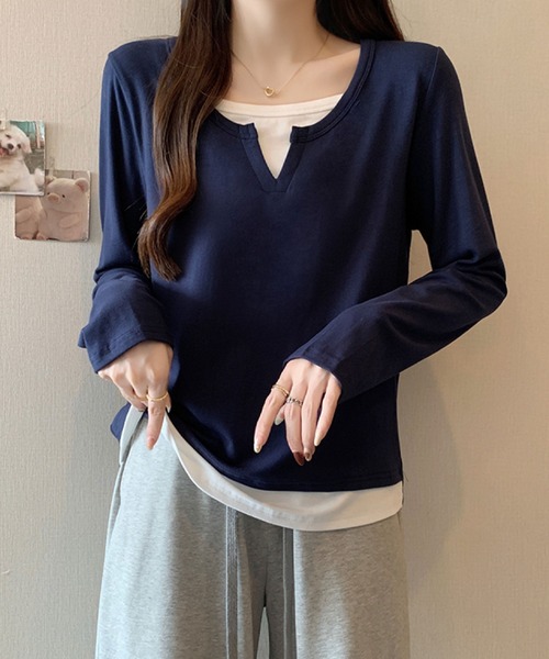 2ly2(トゥーリートゥー)の「レイヤード風 Vネックトップス(Tシャツ/カットソー・レディース・ネイビー/グレー/ボルドー/ブラック・FREE)」の9枚目の写真
