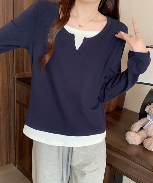 2ly2(トゥーリートゥー)の「レイヤード風 Vネックトップス(Tシャツ/カットソー・レディース・ネイビー/グレー/ボルドー/ブラック・FREE)」の11枚目の写真