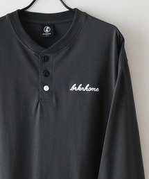 brknhome（ブロークンホーム）の「【BRKNHOME/ブロークンホーム】×【ZERO STAIN/ゼロステイン】コラボ ７分袖 ヘンリーネック Ｔシャツ 汗ジミ防止 UVカット 防汚効果 チェーン刺繍 ブランドロゴ オーバーサイズ ユニセックス（Tシャツ/カットソー）」