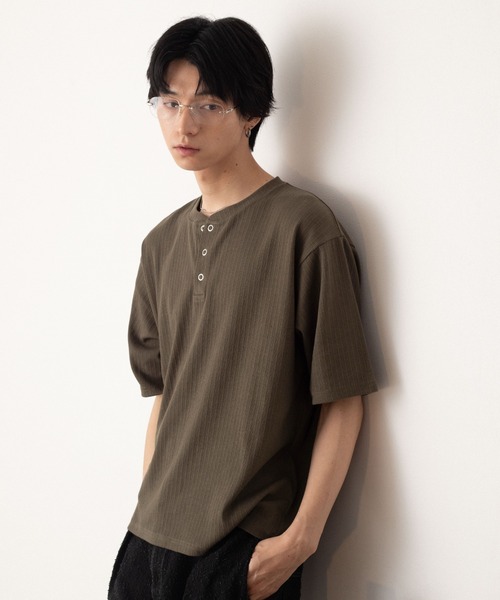 LUCY(ルーシー)の「LUCY/【26年春夏新作】リングドットヘンリーネックリブT(Tシャツ/カットソー・メンズ・ブラック/ブラウン/ブラック系1・LARGE/MEDIUM)」の3枚目の写真