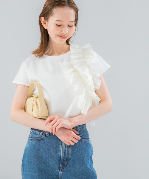 URBAN RESEARCH ROSSO WOMEN（アーバンリサーチ　ロッソ）の「フリルドッキングTEEブラウス（Tシャツ/カットソー・レディース・オフホワイト/グレー/ブラック・FREE）」の2枚目の写真