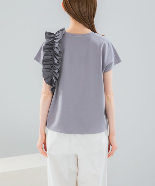 URBAN RESEARCH ROSSO WOMEN（アーバンリサーチ　ロッソ）の「フリルドッキングTEEブラウス（Tシャツ/カットソー・レディース・オフホワイト/グレー/ブラック・FREE）」の22枚目の写真