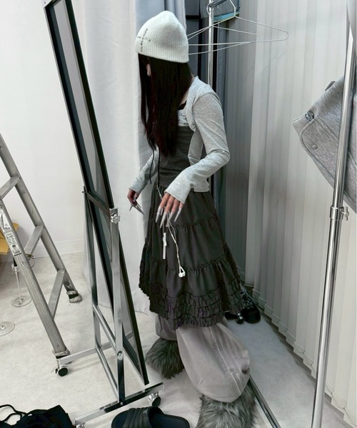 Never mind the XU / Chikashitsu+（ネバーマインド ザ エックスユー / チカシツプラス）の「【nmtc+】bolero tight dot tops / 【エヌエムティーシープラス】ボレロタイトドット長袖Ｔシャツ <着用動画あり>（Tシャツ/カットソー・レディース・グレー/ブラック・ONE SIZE）」の19枚目の写真