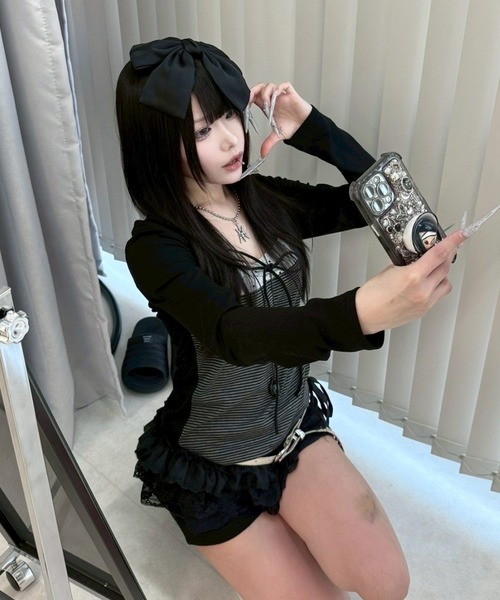 Never mind the XU / Chikashitsu+（ネバーマインド ザ エックスユー / チカシツプラス）の「【nmtc+】bolero tight dot tops / 【エヌエムティーシープラス】ボレロタイトドット長袖Ｔシャツ <着用動画あり>（Tシャツ/カットソー・レディース・グレー/ブラック・ONE SIZE）」の10枚目の写真