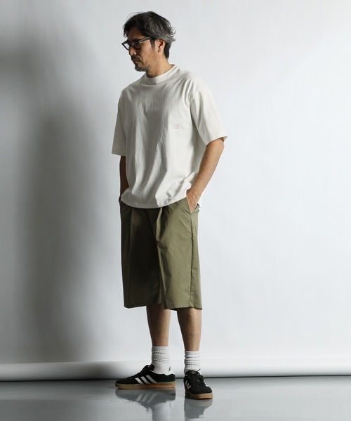 The DUFFER of ST.GEORGE（ザダファーオブセントジョージ）の「C/N STRETCH ONE TUCK BAGGY SHORTS：バギータックショーツ / ワイドショーツ / ドライタッチ / 膝下丈（その他パンツ・メンズ・ブラック/カーキ・X-LARGE/LARGE/MEDIUM）」の6枚目の写真