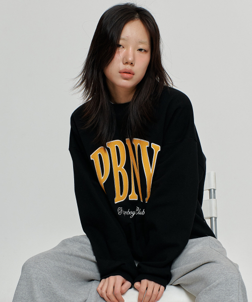 PAPERBOY(ペーパーボーイ)の「PBNY スウェットシャツ-ブラック(スウェット・レディース・その他・MEDIUM/LARGE/X-LARGE)」の2枚目の写真
