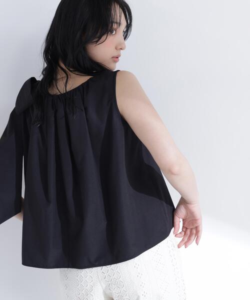 NATURAL BEAUTY BASIC(ナチュラルビューティーベーシック)の「【sweet掲載】【ちょうど、いい服】ときめきリボンブラウス(シャツ/ブラウス・レディース・オフホワイト/ブラック/レッド/ブルー・MEDIUM/SMALL)」の12枚目の写真