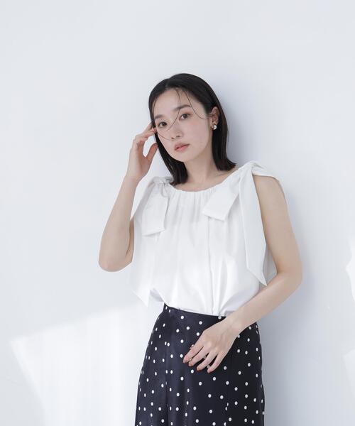 NATURAL BEAUTY BASIC(ナチュラルビューティーベーシック)の「【sweet掲載】【ちょうど、いい服】ときめきリボンブラウス(シャツ/ブラウス・レディース・オフホワイト/ブラック/レッド/ブルー・MEDIUM/SMALL)」の22枚目の写真
