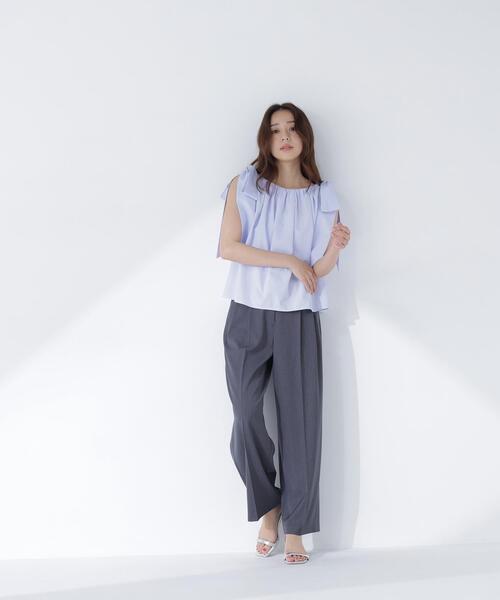 NATURAL BEAUTY BASIC(ナチュラルビューティーベーシック)の「【sweet掲載】【ちょうど、いい服】ときめきリボンブラウス(シャツ/ブラウス・レディース・オフホワイト/ブラック/レッド/ブルー・MEDIUM/SMALL)」の12枚目の写真