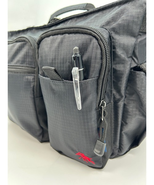 POLOCHAMPS(ポロチャンプス)の「POLOCHAMPS/ポロチャンプス 多機能 横型ショルダーバッグ/B5サイズ対応/リップストップ(ショルダーバッグ・メンズ・ブラック/グレー・FREE)」の12枚目の写真
