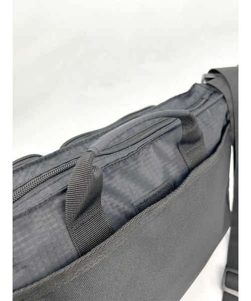 POLOCHAMPS(ポロチャンプス)の「POLOCHAMPS/ポロチャンプス 多機能 横型ショルダーバッグ/B5サイズ対応/リップストップ(ショルダーバッグ・メンズ・ブラック/グレー・FREE)」の15枚目の写真