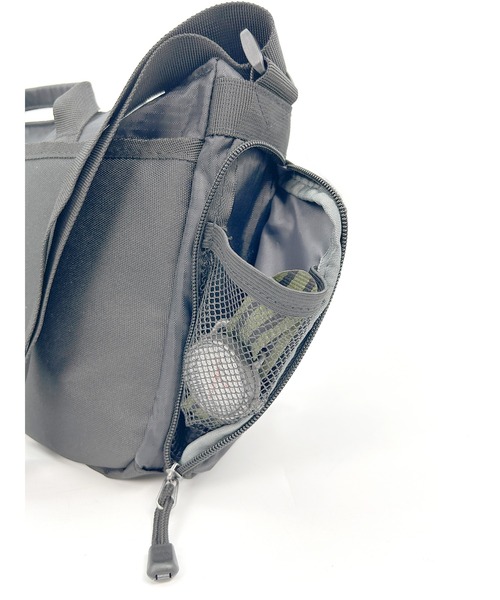 POLOCHAMPS(ポロチャンプス)の「POLOCHAMPS/ポロチャンプス 多機能 横型ショルダーバッグ/B5サイズ対応/リップストップ(ショルダーバッグ・メンズ・ブラック/グレー・FREE)」の18枚目の写真