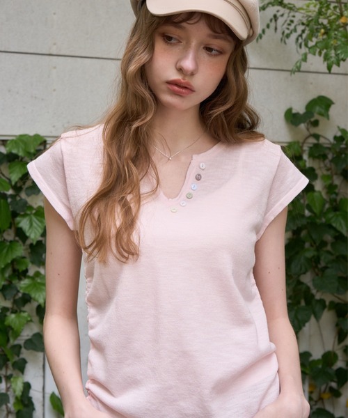 Birthday room(バースデイルーム)の「アソートボタンVネックT/Assorted Button V-Neck T-Shirt(Tシャツ/カットソー・レディース・ホワイト/ピンク/ライトブルー・FREE)」の22枚目の写真