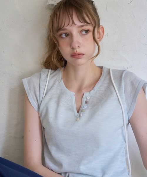 Birthday room(バースデイルーム)の「アソートボタンVネックT/Assorted Button V-Neck T-Shirt(Tシャツ/カットソー・レディース・ホワイト/ピンク/ライトブルー・FREE)」の14枚目の写真