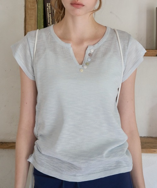 Birthday room(バースデイルーム)の「アソートボタンVネックT/Assorted Button V-Neck T-Shirt(Tシャツ/カットソー・レディース・ホワイト/ピンク/ライトブルー・FREE)」の17枚目の写真